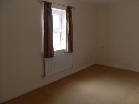 2 bedroom Flat to let in Lynmouth Road, Penzance Drive, Churchward, Swindon, SN2