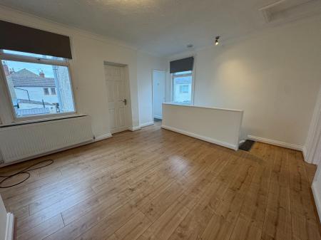 1 bedroom Flat to let in Ferndale Road, Swindon, SN2
