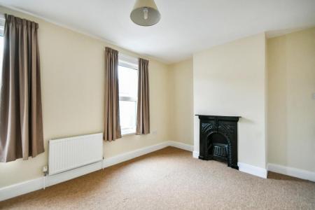2 bedroom Terraced House to let in Dean Street, Central, Swindon, SN1