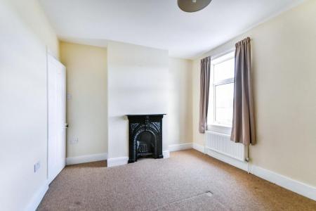 2 bedroom Terraced House to let in Dean Street, Central, Swindon, SN1