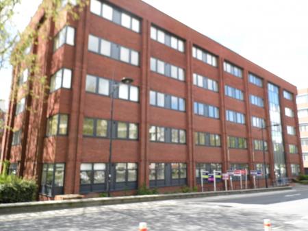 1 bedroom Studio flat to let in Electra House, Farnsby Street, Central, Swindon, SN1