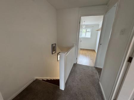 3 bedroom Terraced House to let in Warneford Close, Toothill, Swindon, SN5