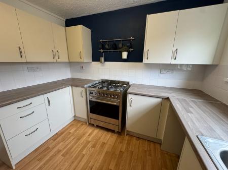 3 bedroom Terraced House to let in Warneford Close, Toothill, Swindon, SN5