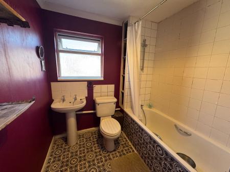3 bedroom Terraced House to let in Warneford Close, Toothill, Swindon, SN5