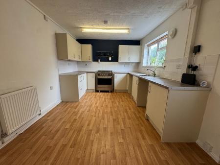 3 bedroom Terraced House to let in Warneford Close, Toothill, Swindon, SN5