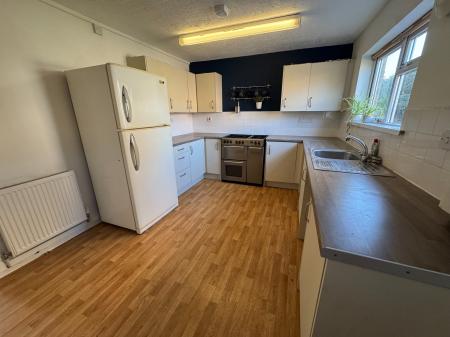 3 bedroom Terraced House to let in Warneford Close, Toothill, Swindon, SN5