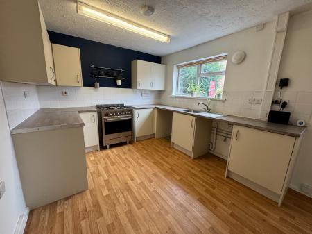 3 bedroom Terraced House to let in Warneford Close, Toothill, Swindon, SN5