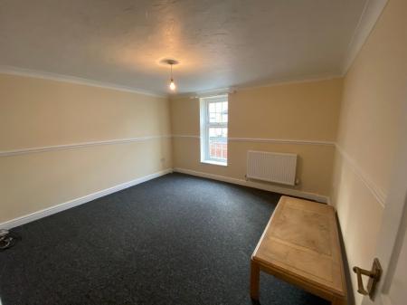 2 bedroom Flat to let in Eastcott Farm House, Eastcott Hill, Old Town, Swindon, SN1
