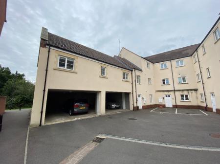 2 bedroom Flat to let in Jagoda Court, Haydon End, Haydon End, Swindon, SN25