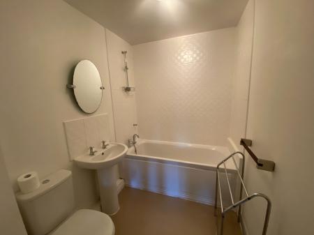 2 bedroom Flat to let in Florey Court, Okus Road, Old Town, Swindon, SN1