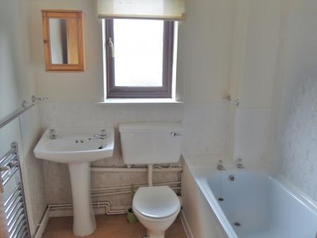 1 bedroom Mews house to let in Risingham Mead, Westlea, Swindon, SN5