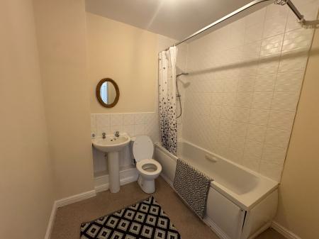 2 bedroom Flat to let in Maybold Crescent, Swindon, SN25