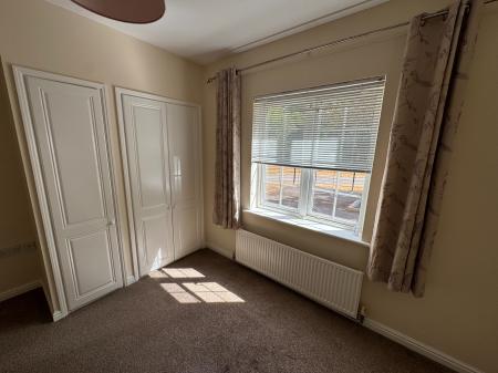 2 bedroom Flat to let in Maybold Crescent, Swindon, SN25