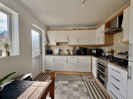 2 bedroom Semi-detached house for sale in Mildmay Close, Grange Park, Swindon, SN5