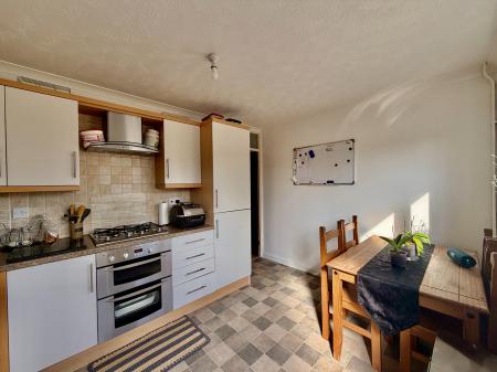 2 bedroom Semi-detached house for sale in Mildmay Close, Grange Park, Swindon, SN5