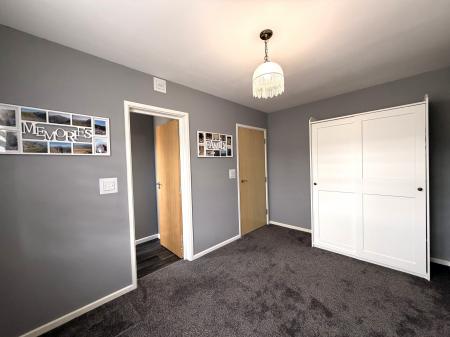 2 bedroom Flat for sale in Ermin Mews, Stratton St Margaret, Swindon, SN3