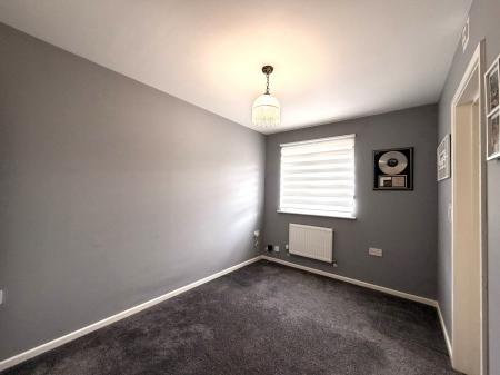 2 bedroom Flat for sale in Ermin Mews, Stratton St Margaret, Swindon, SN3
