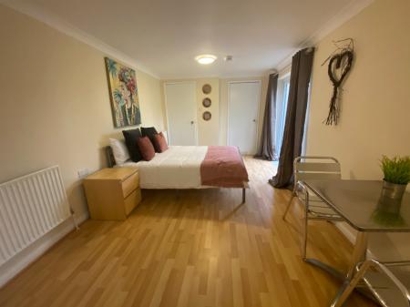 1 bedroom House share to let in Clifton Street, Old Town, Swindon, SN1
