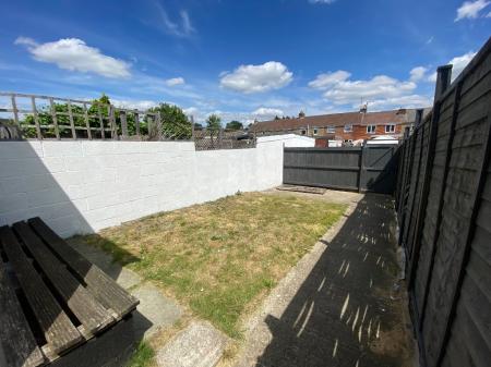 2 bedroom Terraced House to let in Omdurman Street, Swindon, SN2