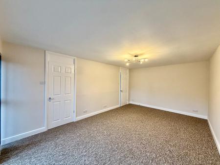 2 bedroom Semi-detached bungalow to let in Swallowdale, Covingham, Swindon, SN3