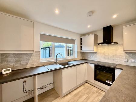 2 bedroom Semi-detached bungalow to let in Swallowdale, Covingham, Swindon, SN3