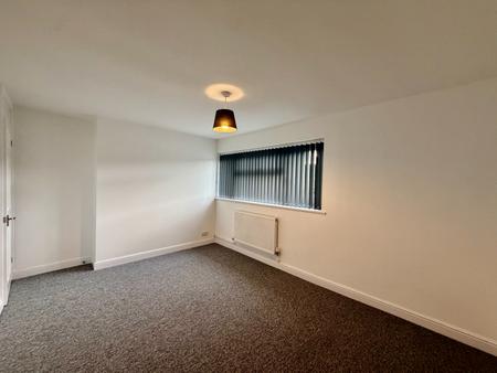 2 bedroom Semi-detached bungalow to let in Swallowdale, Covingham, Swindon, SN3