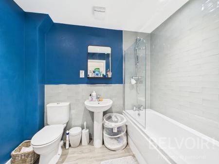 2 bedroom Flat for sale in Drapers Rise, Sweetlake Meadow, Shrewsbury, SY3