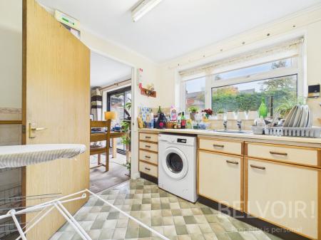 2 bedroom Detached bungalow for sale in Falcons Way, Copthorne, Shrewsbury, SY3