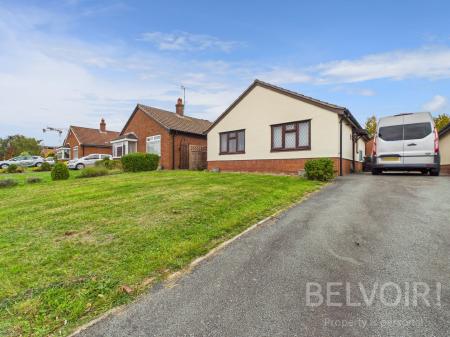 2 bedroom Detached bungalow for sale in Falcons Way, Copthorne, Shrewsbury, SY3