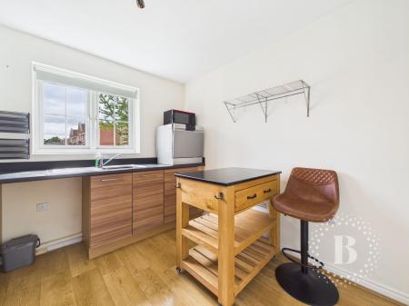 2 bedroom Flat for sale in Greenfields Gardens, Greenfields, Shrewsbury, SY1