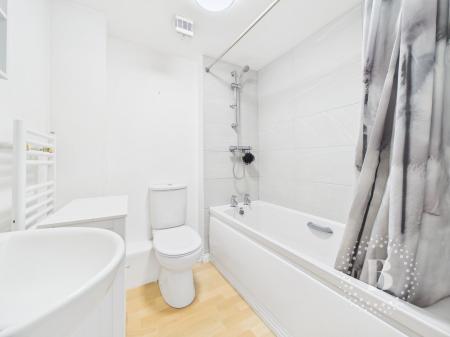 2 bedroom Flat for sale in Greenfields Gardens, Greenfields, Shrewsbury, SY1