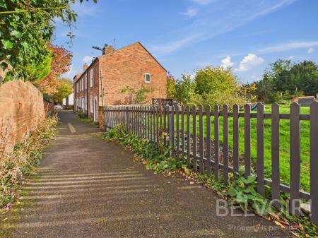 1 bedroom Terraced House for sale in Hermitage Walk, Mountfields, Shrewsbury, SY3