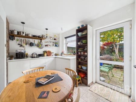 1 bedroom Terraced House for sale in Hermitage Walk, Mountfields, Shrewsbury, SY3