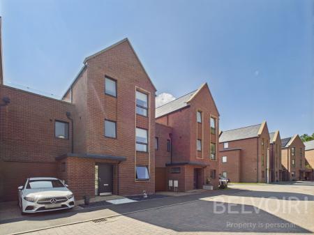 4 bedroom Town house for sale in Lady Herbert Way, Shrewsbury, SY3