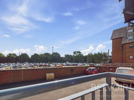 2 bedroom Flat for sale in Longner Street, Town Centre, Shrewsbury, SY3