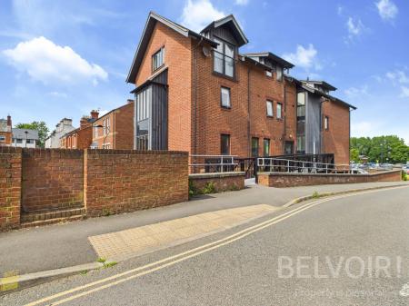 2 bedroom Flat for sale in Longner Street, Town Centre, Shrewsbury, SY3
