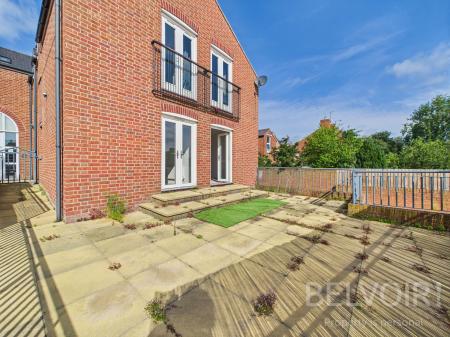 2 bedroom Flat for sale in Longner Street, Town Centre, Shrewsbury, SY3