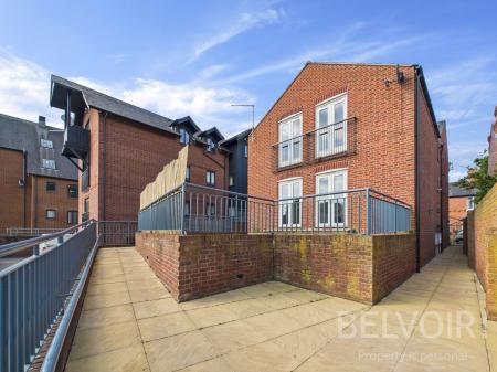 2 bedroom Flat for sale in Longner Street, Town Centre, Shrewsbury, SY3