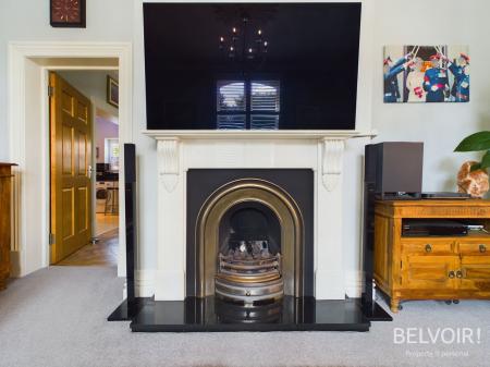 6 bedroom Detached house for sale in Longner Street, Mountfields, Shrewsbury, SY3