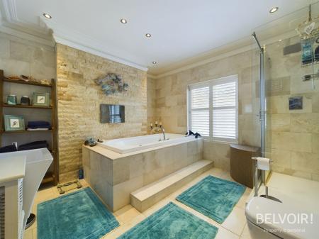 6 bedroom Detached house for sale in Longner Street, Mountfields, Shrewsbury, SY3