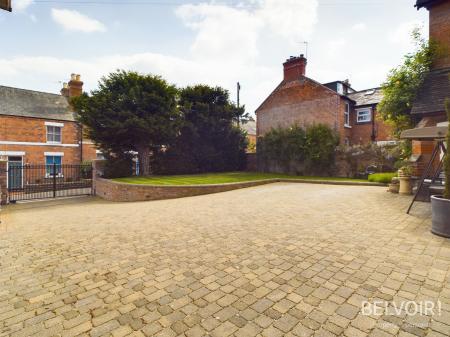 6 bedroom Detached house for sale in Longner Street, Mountfields, Shrewsbury, SY3