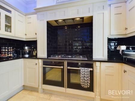 6 bedroom Detached house for sale in Longner Street, Mountfields, Shrewsbury, SY3