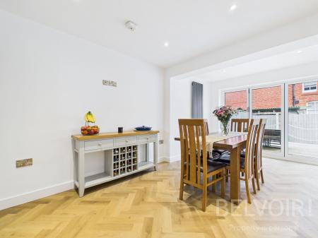 4 bedroom Semi-detached house for sale in Richmond Drive, Copthorne, Shrewsbury, SY3