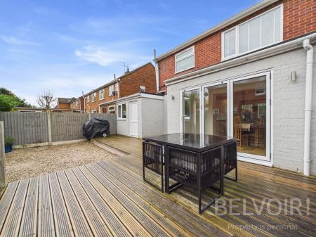 4 bedroom Semi-detached house for sale in Richmond Drive, Copthorne, Shrewsbury, SY3