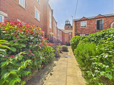 2 bedroom Flat for sale in St Julians Mews, Town Centre, Shrewsbury, SY1