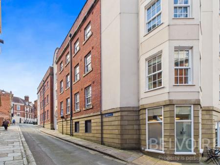 3 bedroom Flat for sale in Swan Hill, Town Centre, Shrewsbury, SY1