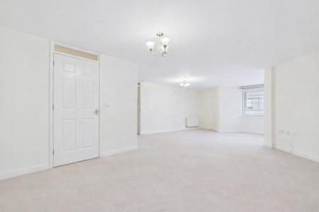 3 bedroom Flat for sale in Swan Hill, Town Centre, Shrewsbury, SY1