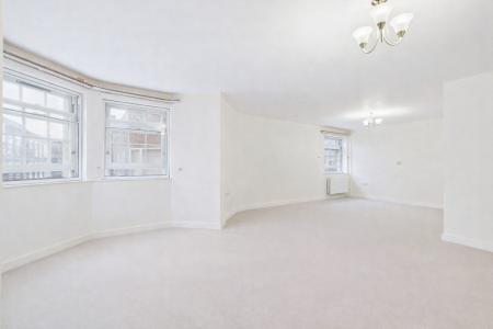 3 bedroom Flat for sale in Swan Hill, Town Centre, Shrewsbury, SY1