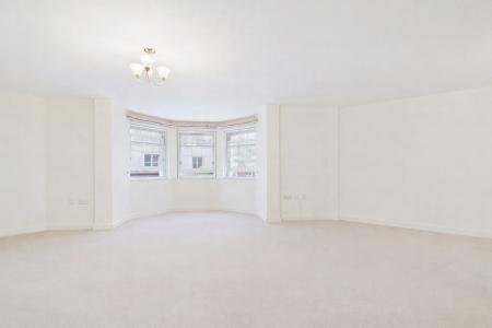 3 bedroom Flat for sale in Swan Hill, Town Centre, Shrewsbury, SY1