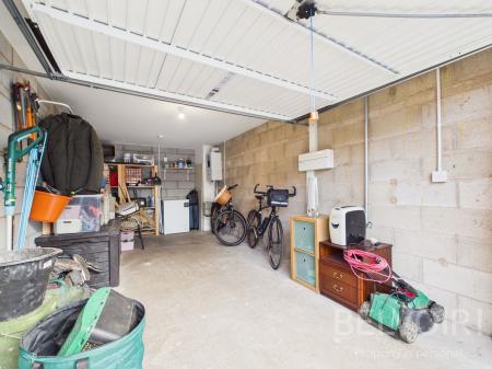 4 bedroom Detached house for sale in Tipton Close, Shrewsbury, SY2